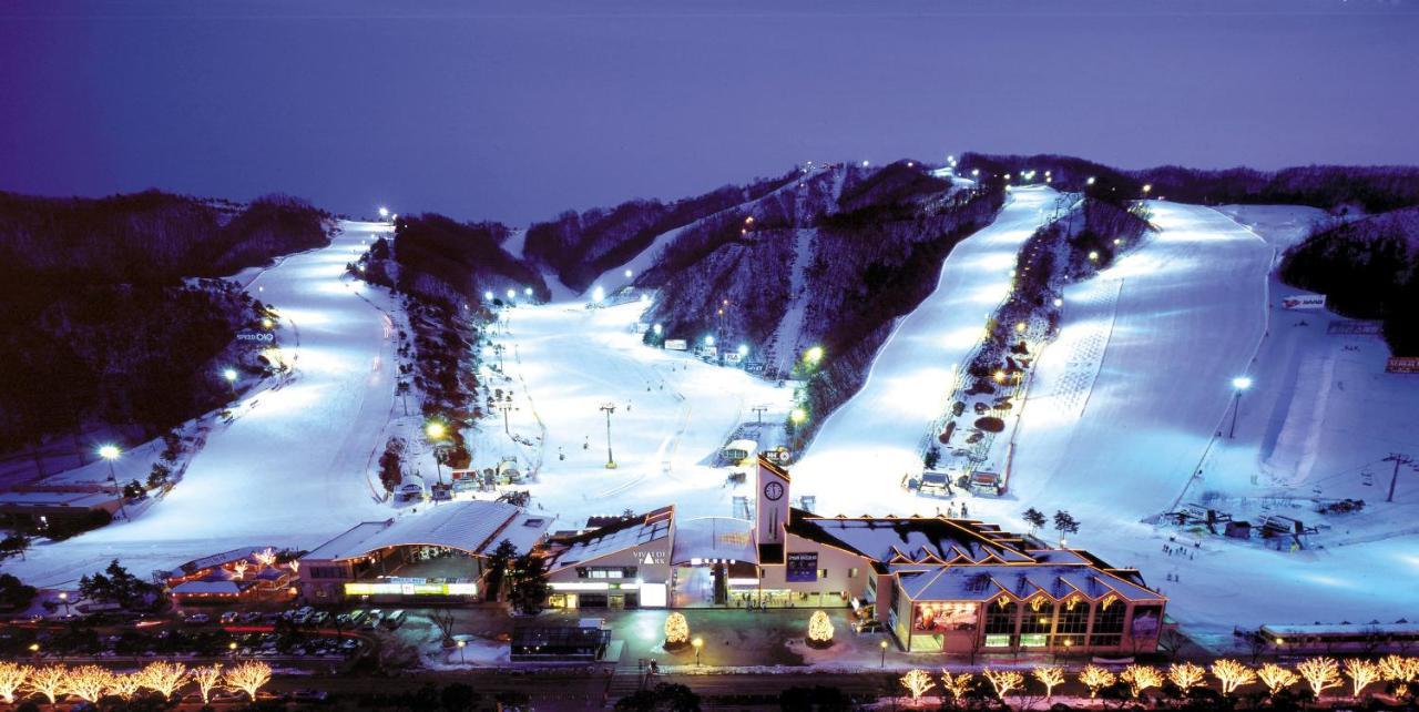 Forest Of Color Pension Hongcheon Exterior photo